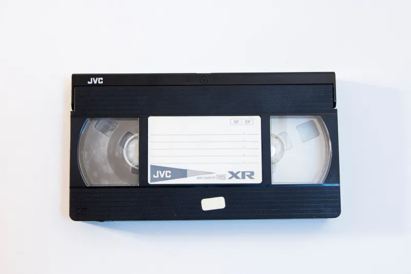 Thirty Seconds of Static That Caught a Ghost: The Gas Station Tape the FBI Couldn't Ignore